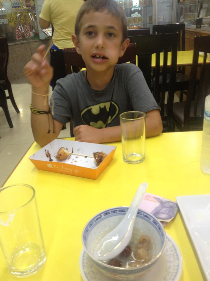 Eating Bird Nest in Bangkok’s Chinatown: A Unique Culinary Adventure!