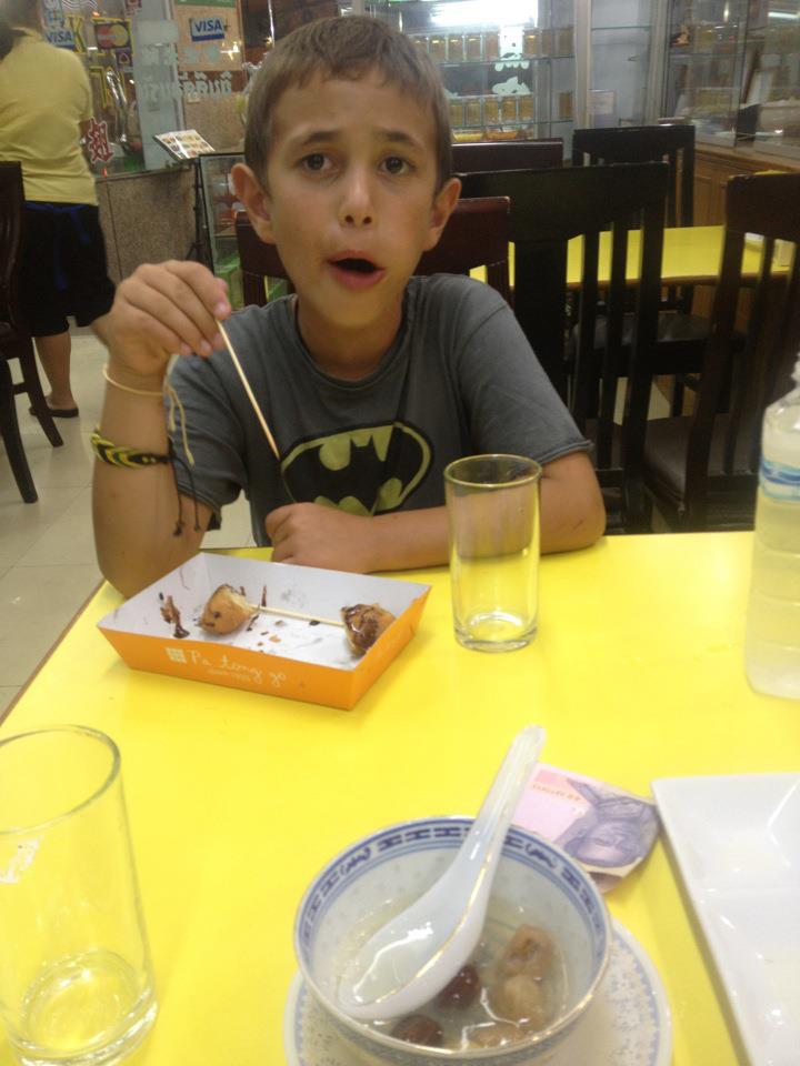 Eating Bird Nest in Bangkok’s Chinatown: A Unique Culinary Adventure!