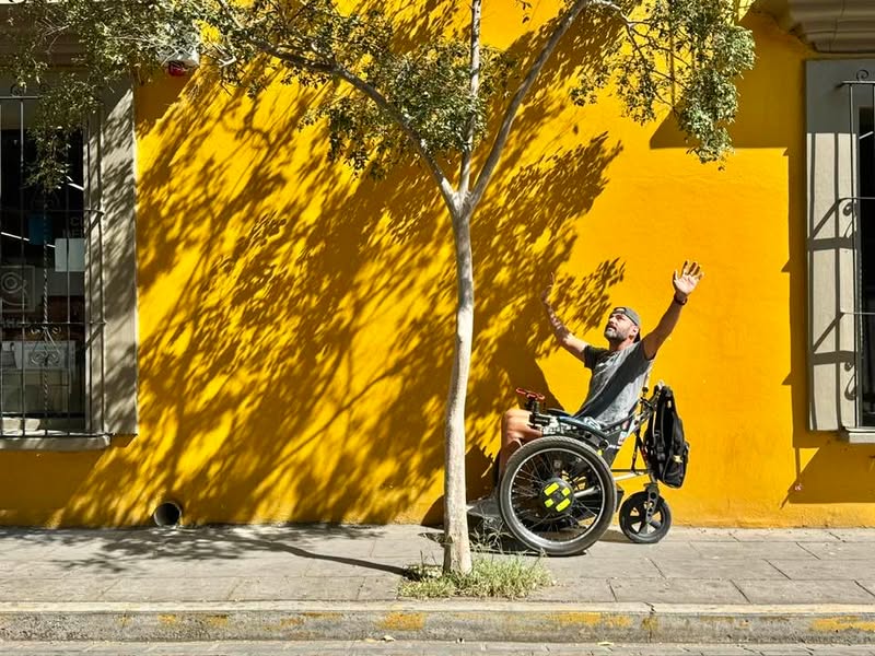 Meanwhile in Oaxaca. 🌼✨💀 #trekinetic #travellingwithwheelchair #wheelchair